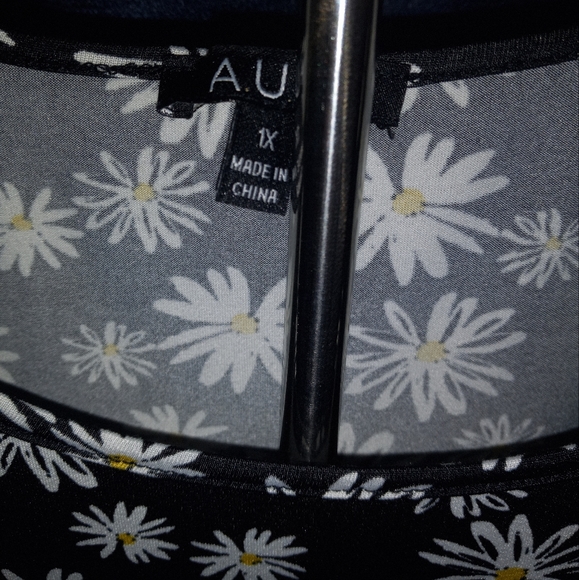 Daisy top - Picture 2 of 2